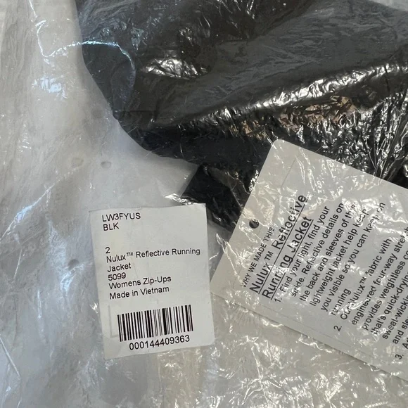 Lululemon Jacket - Picture 6 of 8